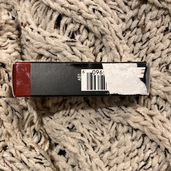 M•A•C MATTE LIPSTICK -RING THE ALARM - Picture 5 of 6